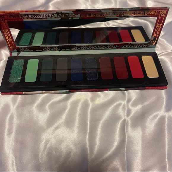 Melt Cosmetics Muerte Eyeshadow Palette - Picture 3 of 5